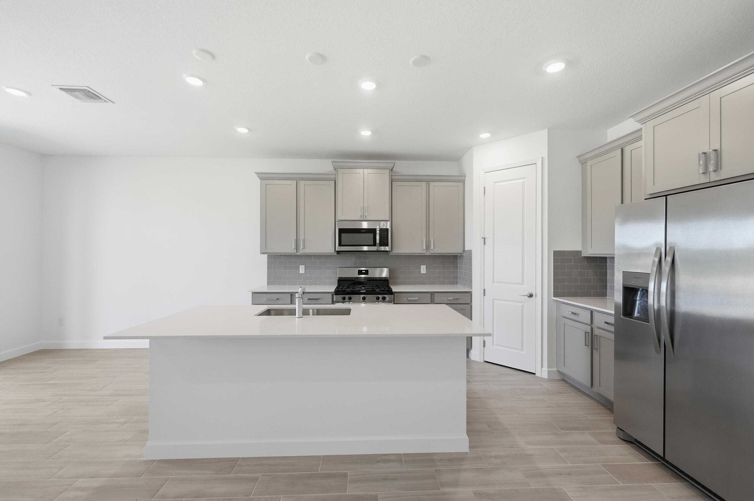 6669 NW HEIRLOOM Terrace, Port St. Lucie, FL 34987 - Photo 2
