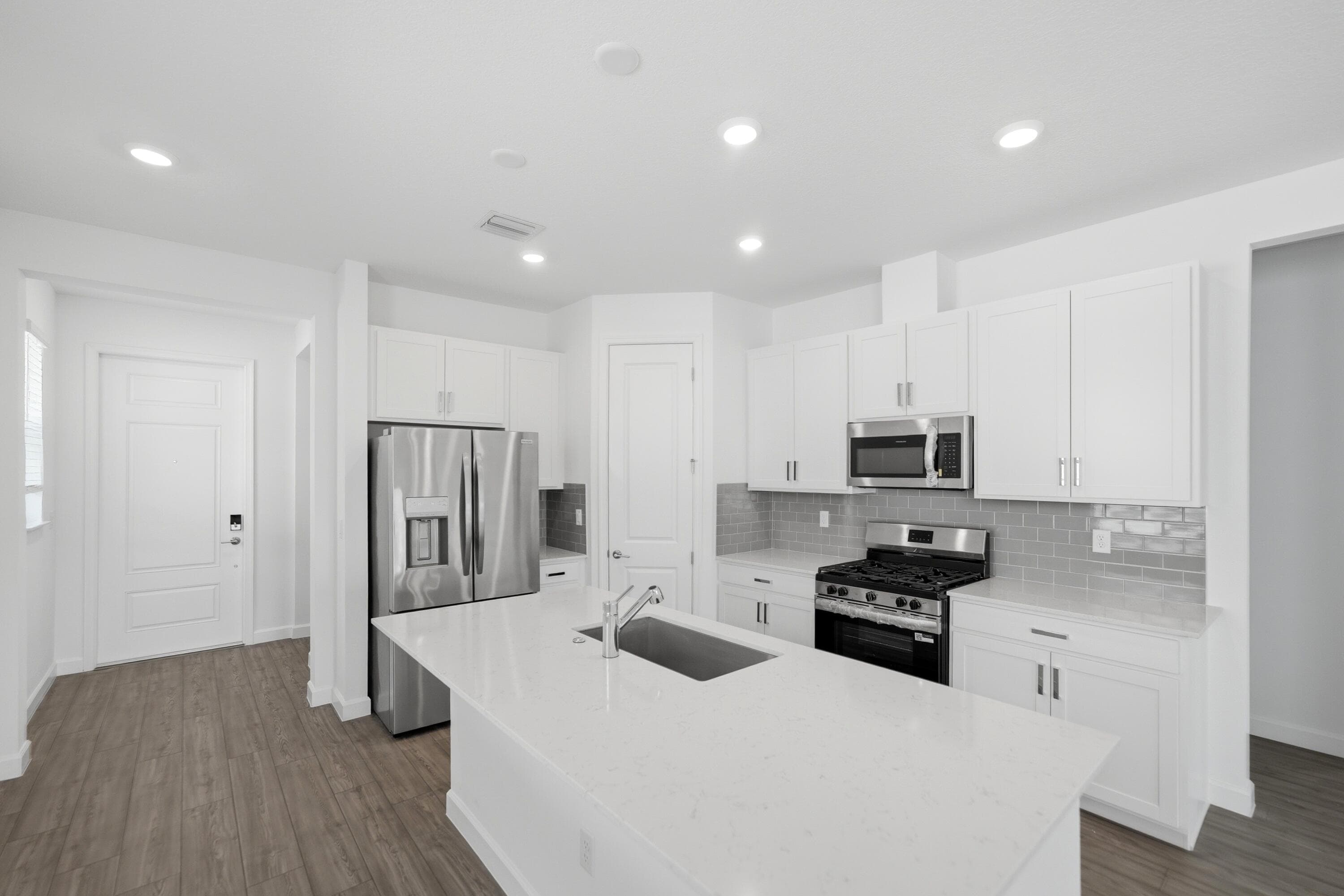 11018 NW GLYNLEA Boulevard N, Port St. Lucie, FL 34987 - Photo 4