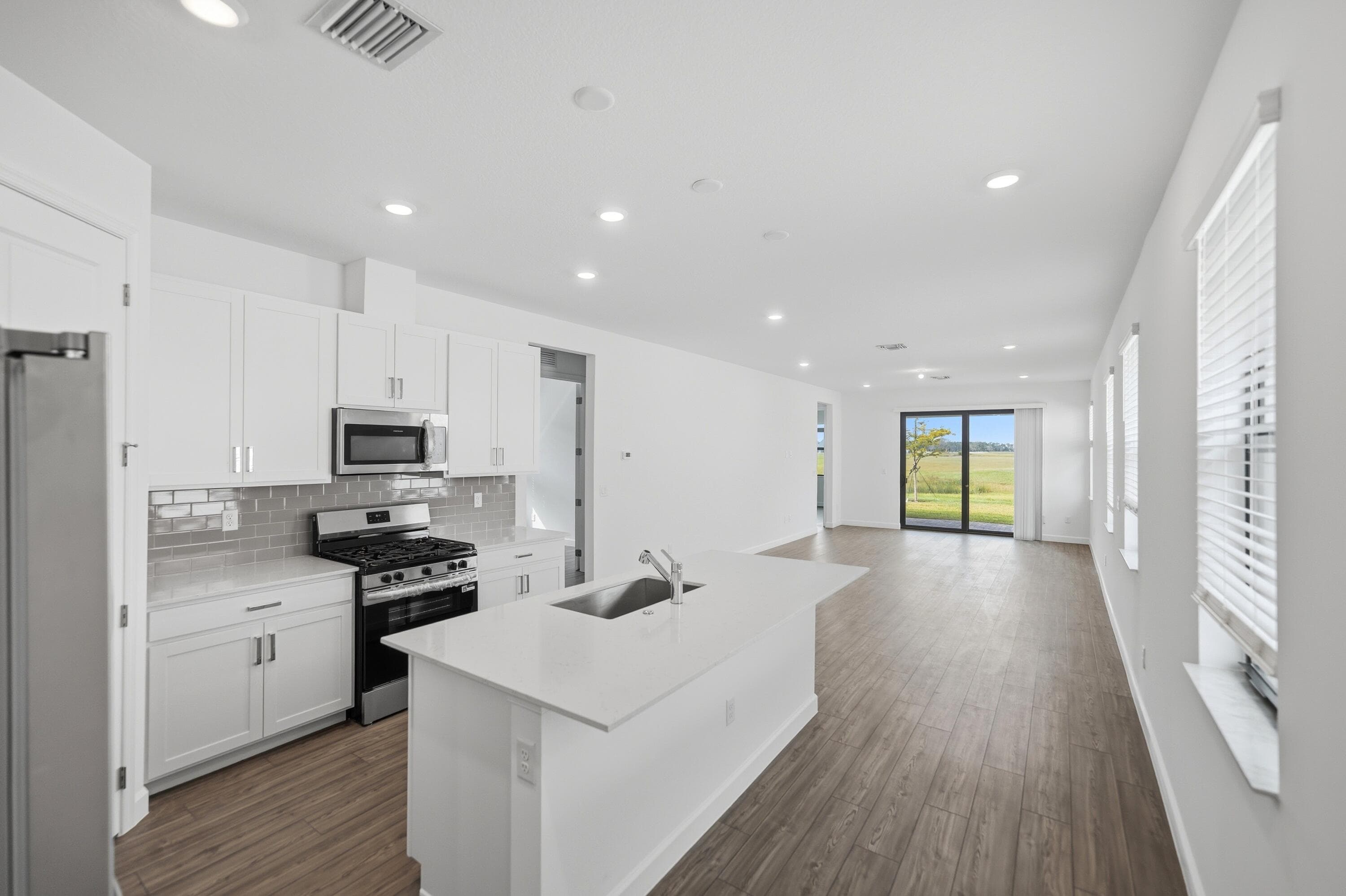 11018 NW GLYNLEA Boulevard N, Port St. Lucie, FL 34987 - Photo 3